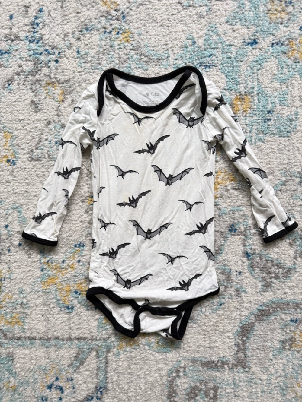 Kyte Baby Long Sleeve Bodysuit - Halloween Bat Print - 18 to 24 months